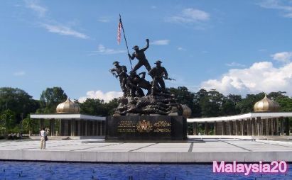 Malaysia-National-Monument_001.jpg